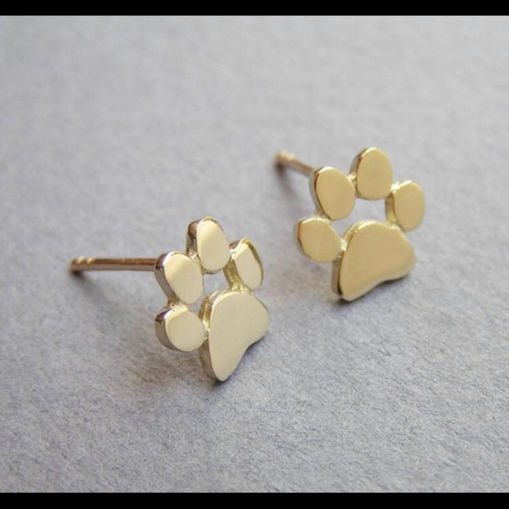 🐾 Gold Paw Earrings - Picture 3 of 3